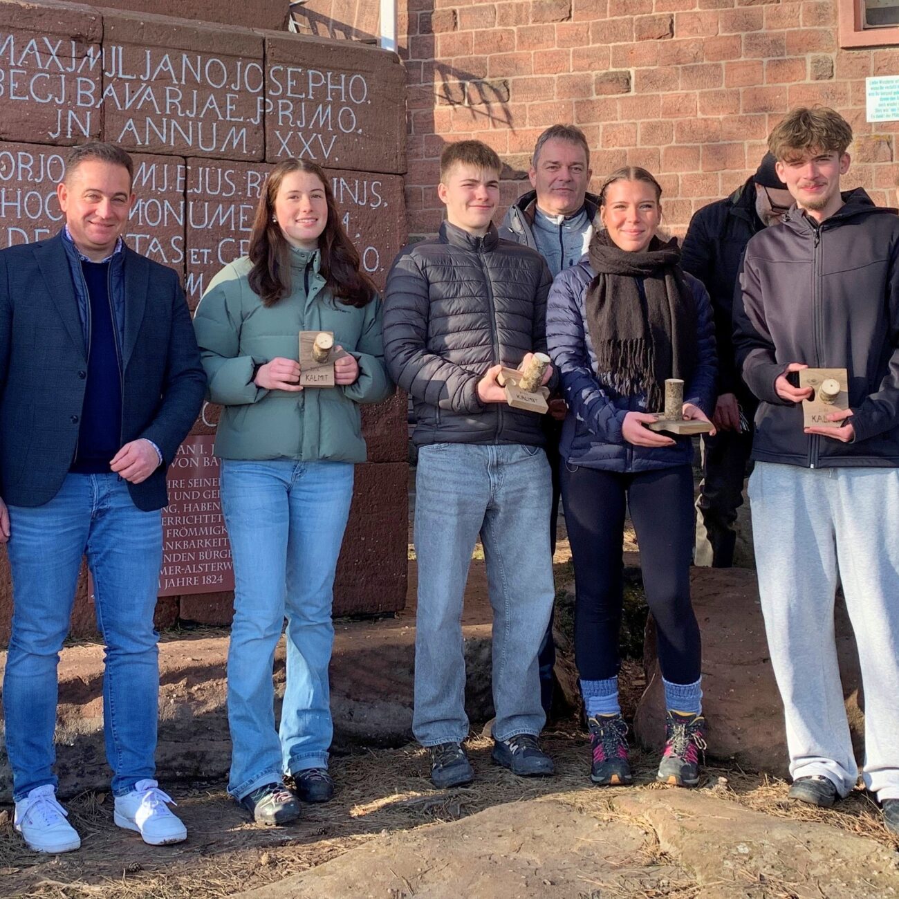 Gruppenbild der Preisverleihung mit SGD Süd-Präsident Prof. Dr. Hannes Kopf und Maikammerer Ortsbürgermeister Markus Sell